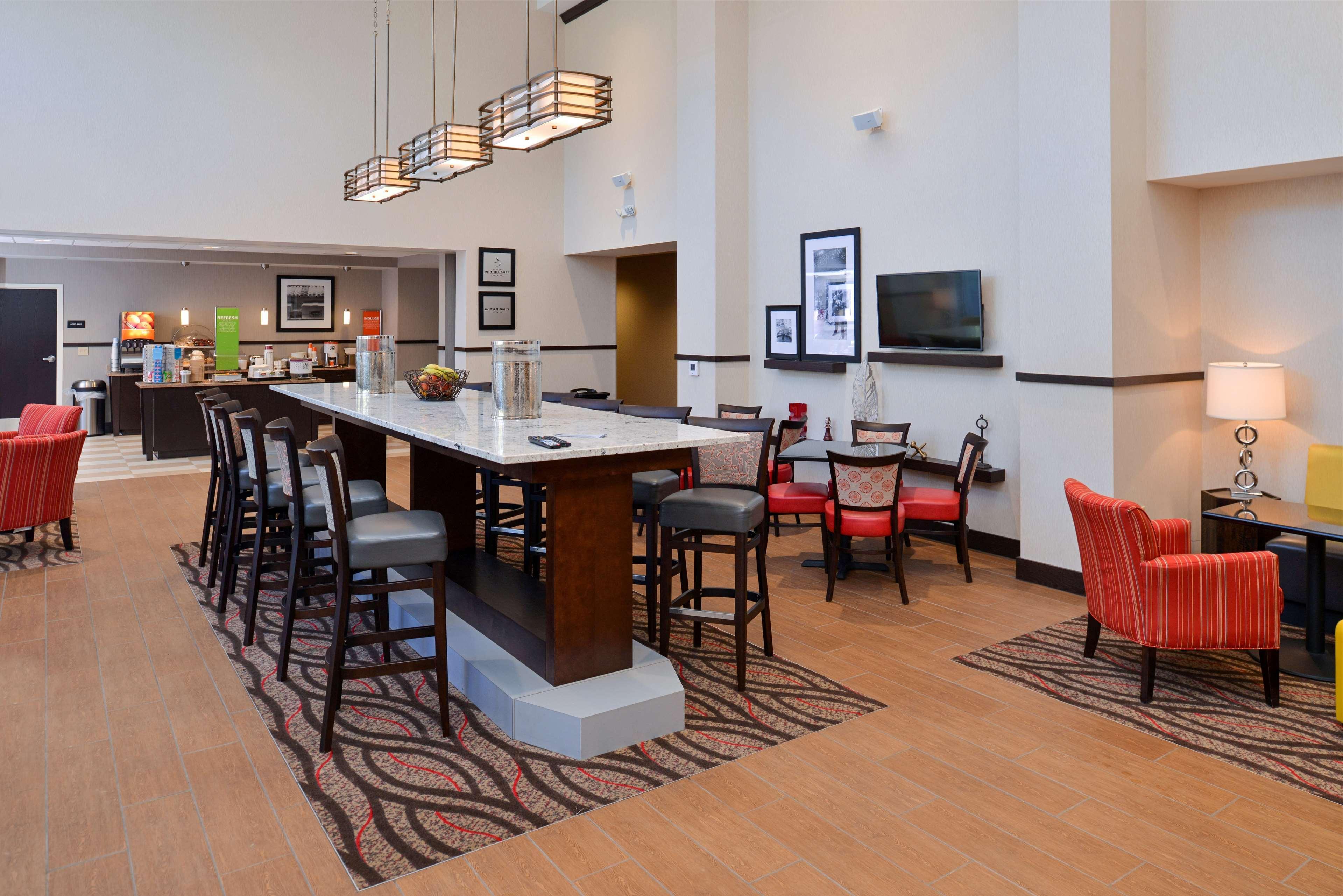 Hampton Inn & Suites California University-Pittsburgh Coal Center Экстерьер фото