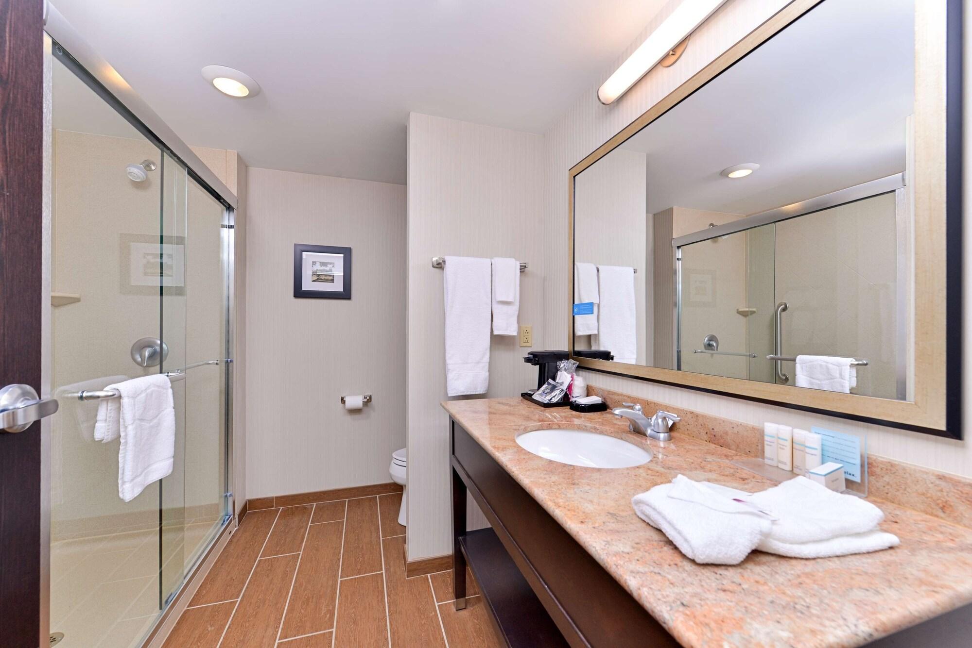 Hampton Inn & Suites California University-Pittsburgh Coal Center Экстерьер фото