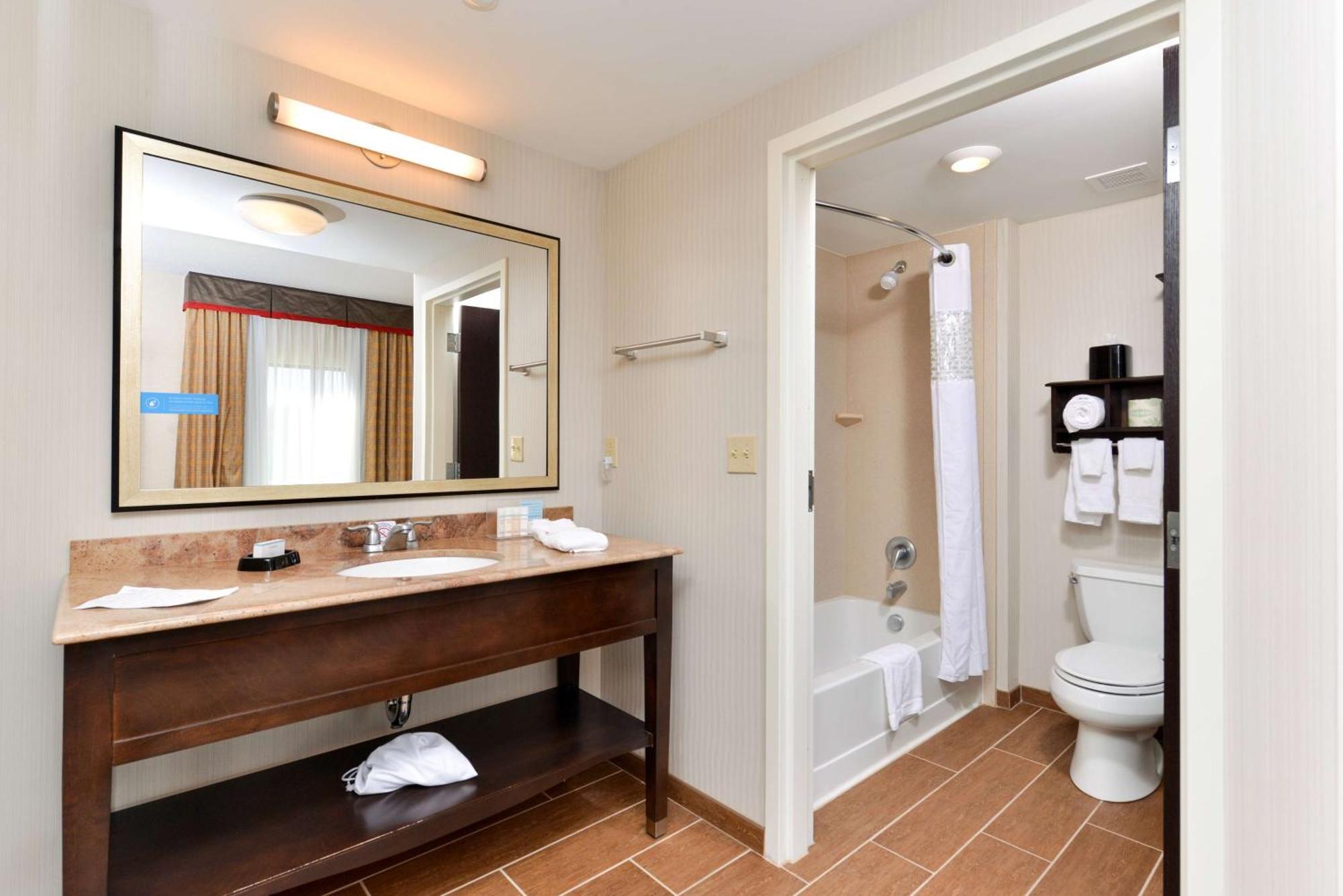Hampton Inn & Suites California University-Pittsburgh Coal Center Экстерьер фото