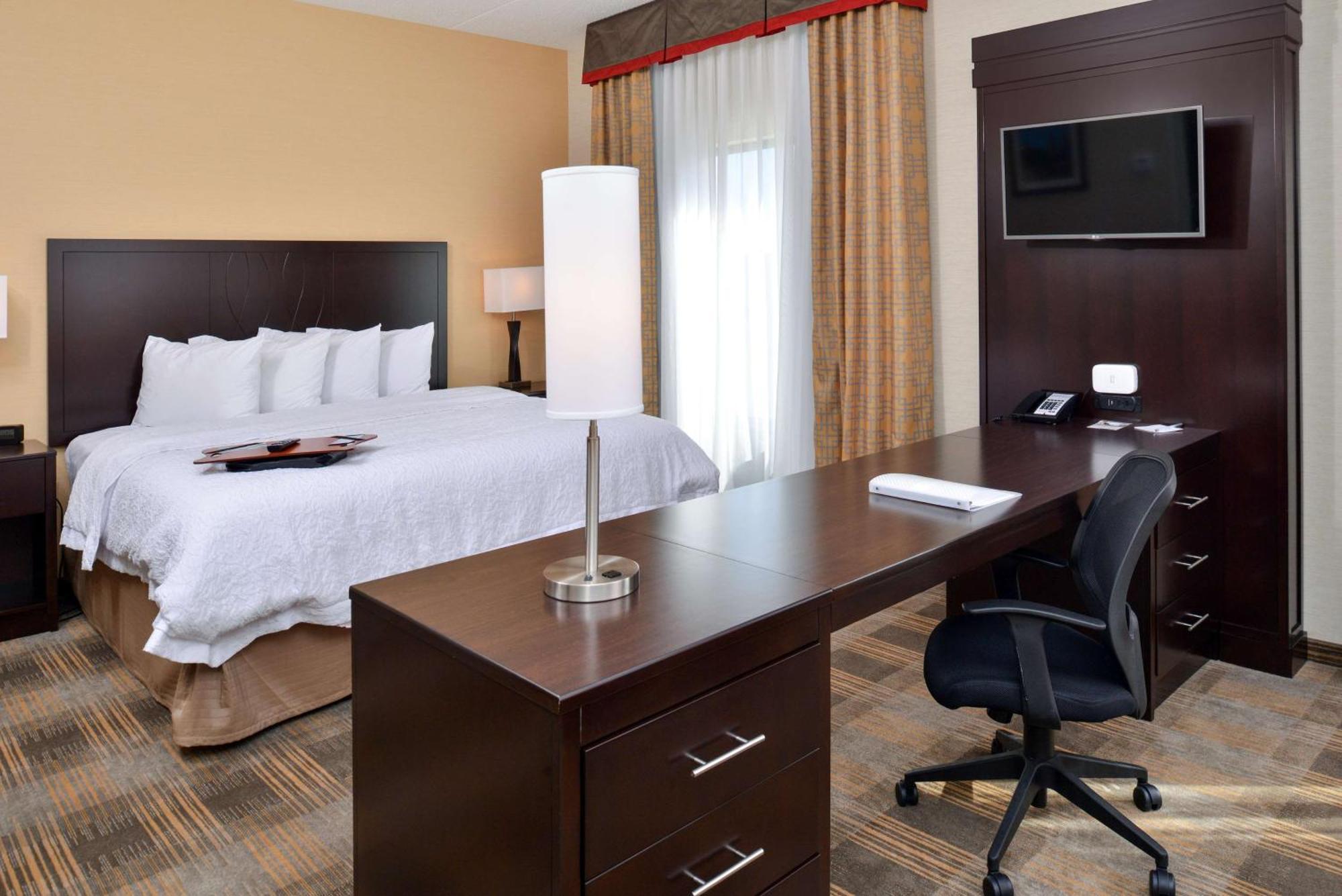 Hampton Inn & Suites California University-Pittsburgh Coal Center Экстерьер фото