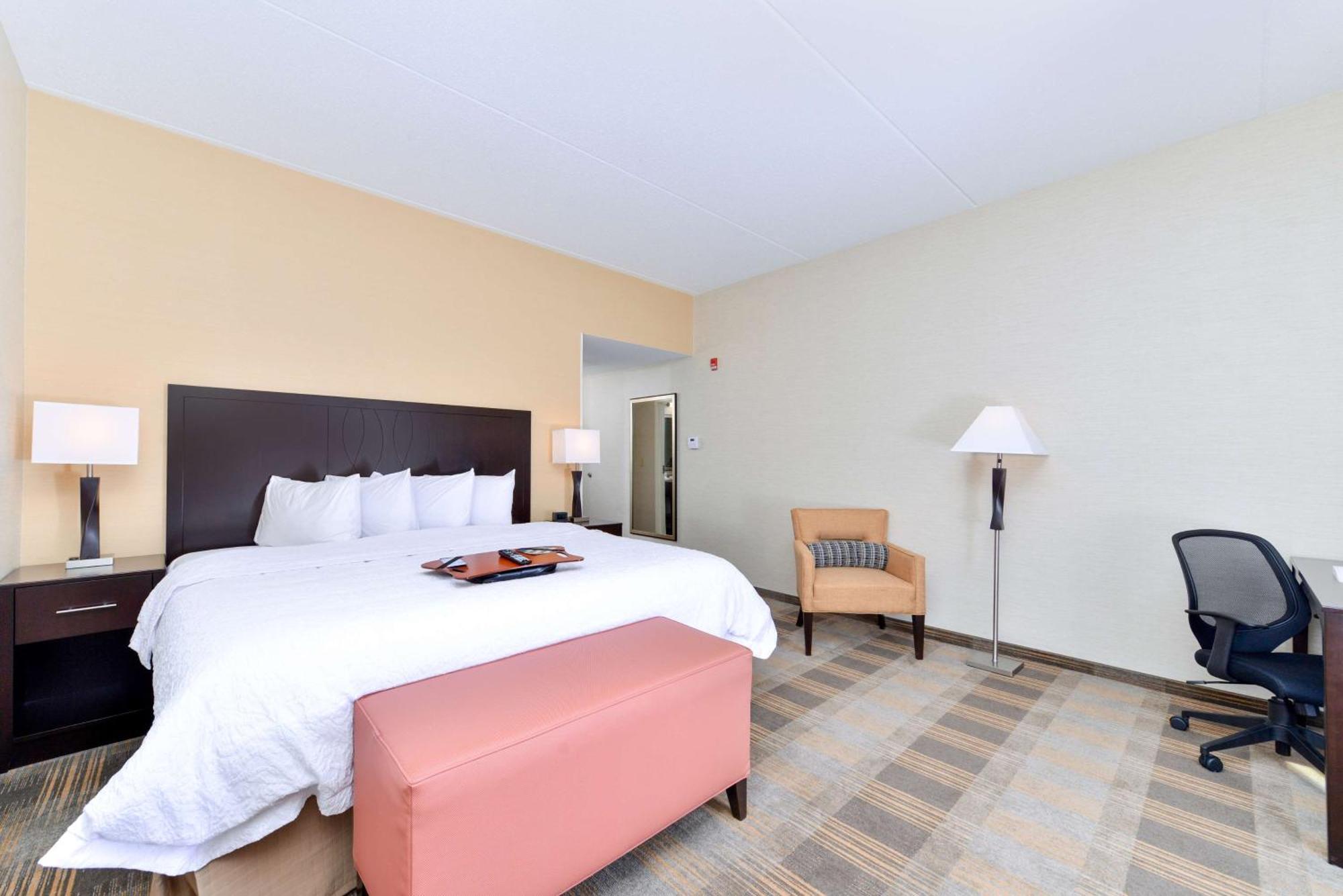 Hampton Inn & Suites California University-Pittsburgh Coal Center Экстерьер фото