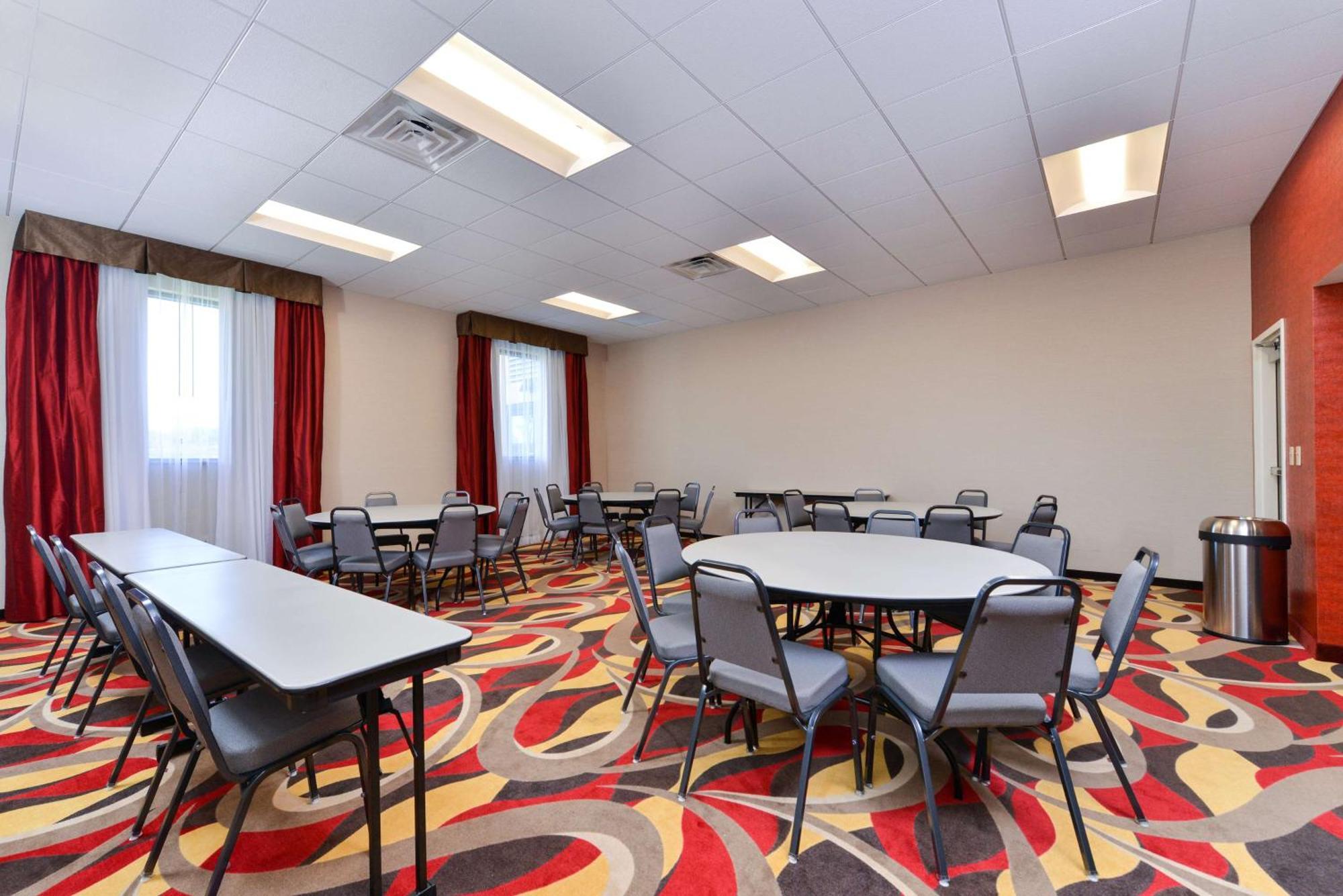 Hampton Inn & Suites California University-Pittsburgh Coal Center Экстерьер фото