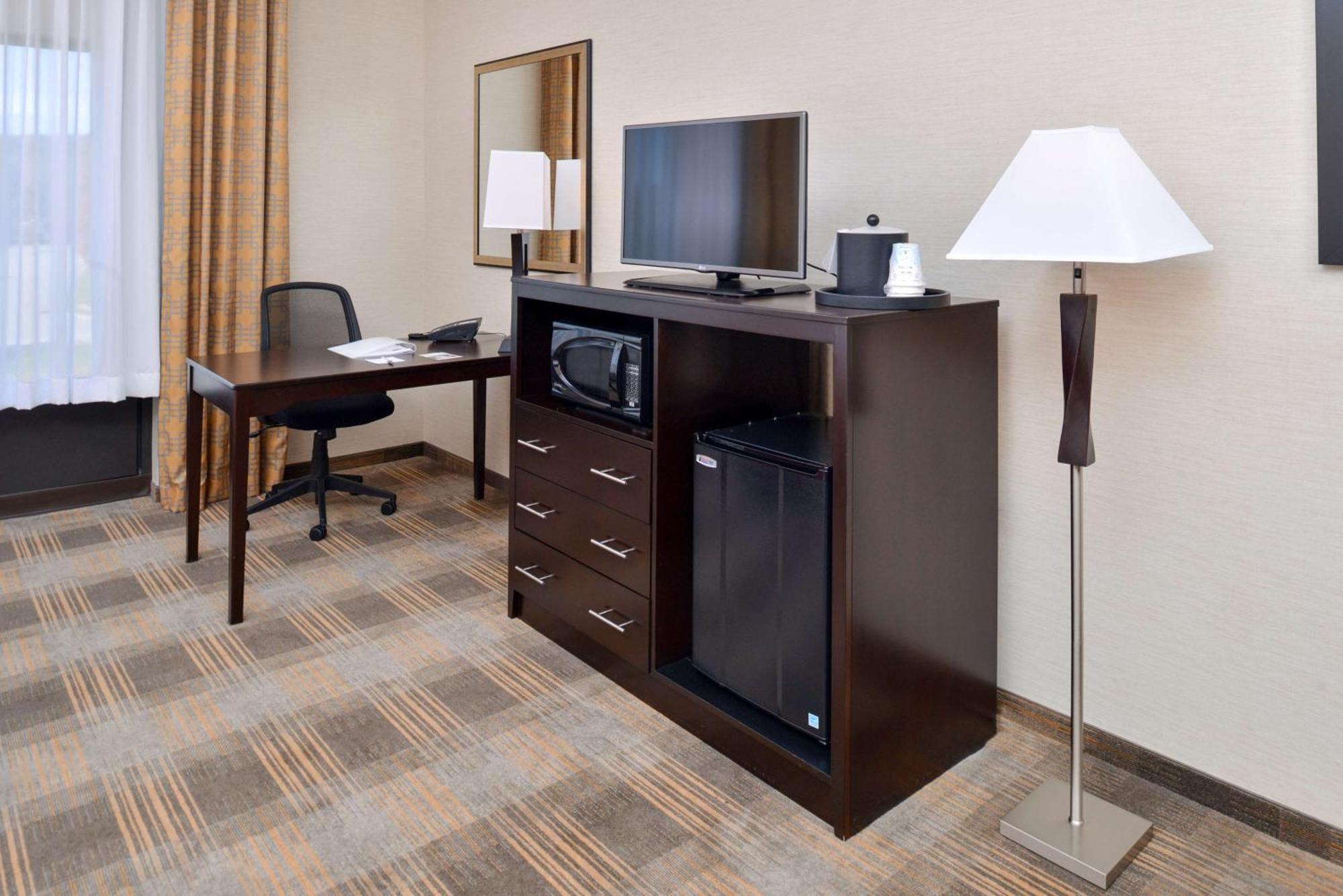 Hampton Inn & Suites California University-Pittsburgh Coal Center Экстерьер фото
